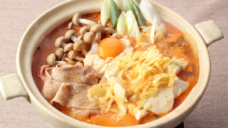 ブーム継続の韓国メニュー！ チーズと卵のとろ～りスンドゥブチゲ鍋
