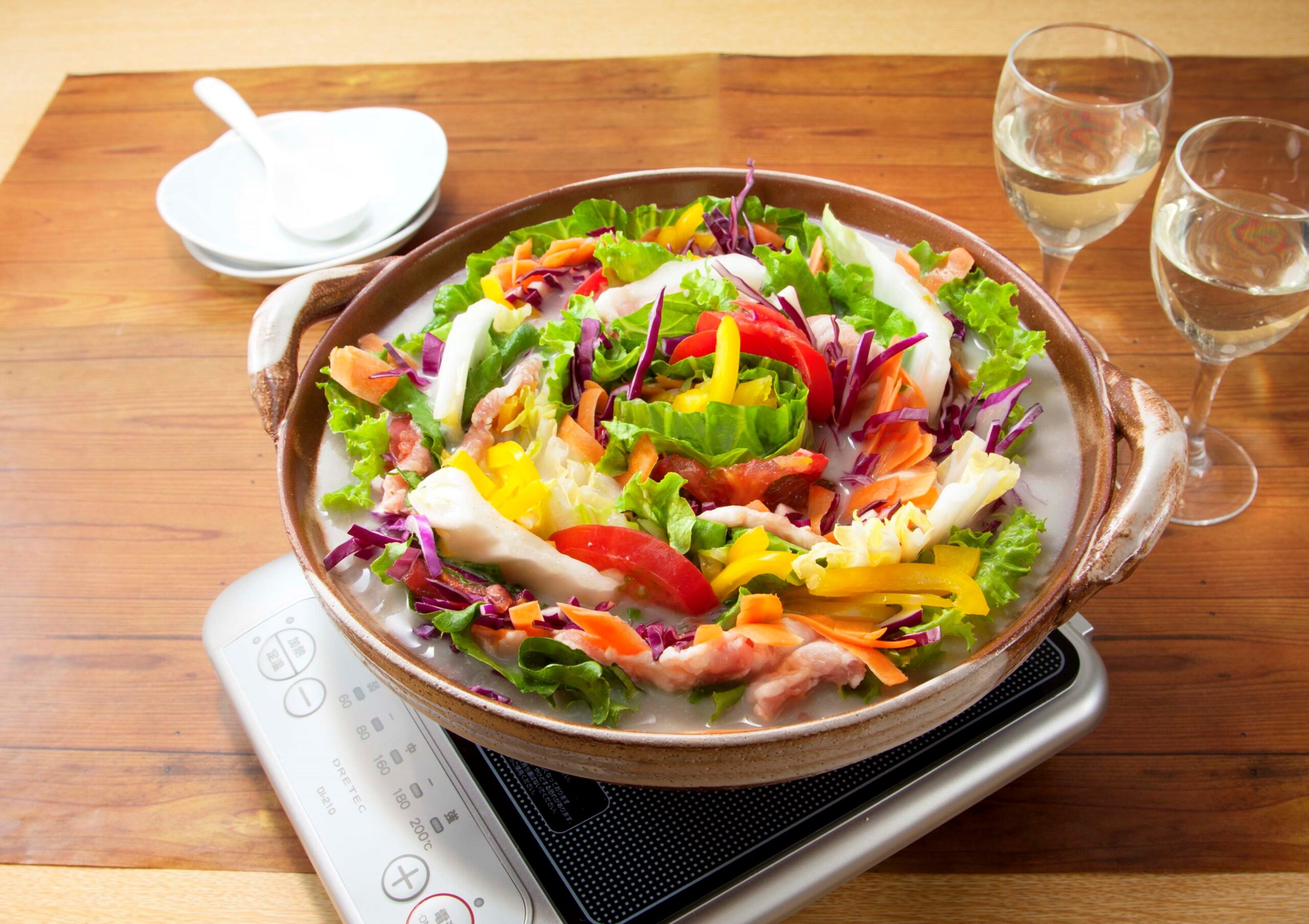 冬のおうちパーティーに！ 萌え断レインボー鍋